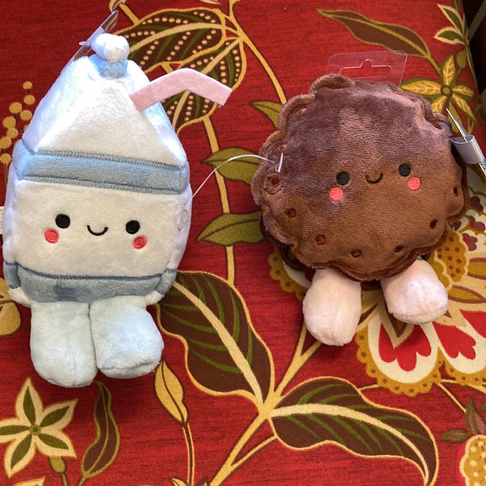 New Hallmark Better Together Milk and Cookie Magnetic Plush Set - Picture 2 of 2